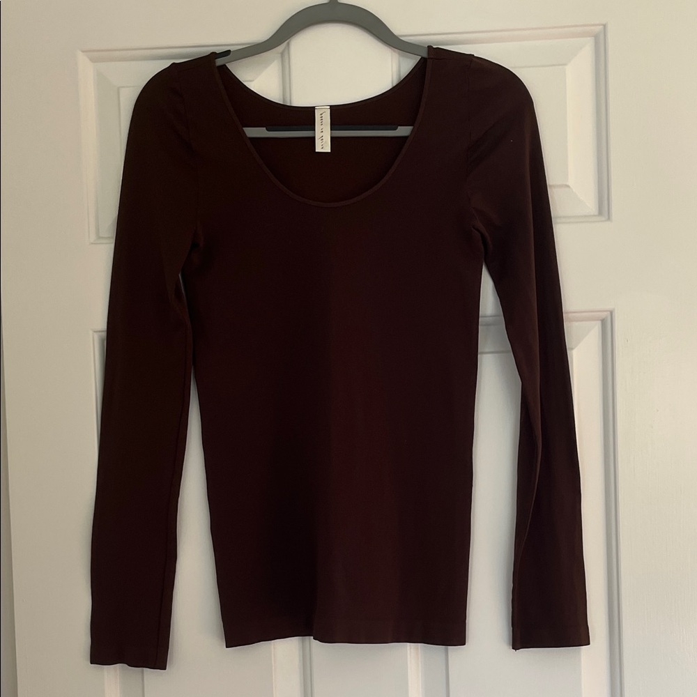 Dance in Paris Chic Chocolate Long Sleeve Layering Top Excellent Condition